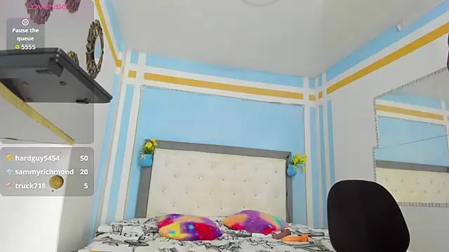 CloeHuffman live cam on StripChat