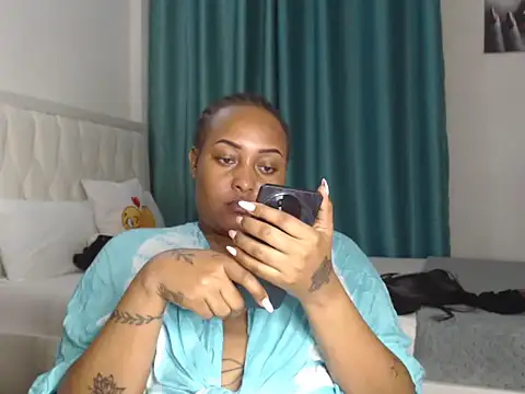 Mamacita_Boo live cam on StripChat