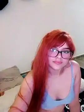 Scarlet_velve live cam on StripChat