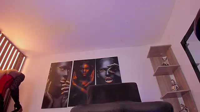Karla-Ebony webcam
