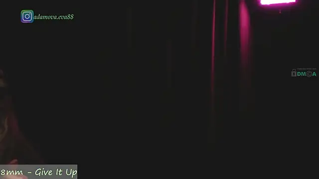 _Eva_Adama webcam