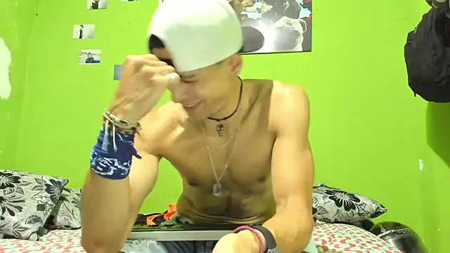 MikeRose94 webcam