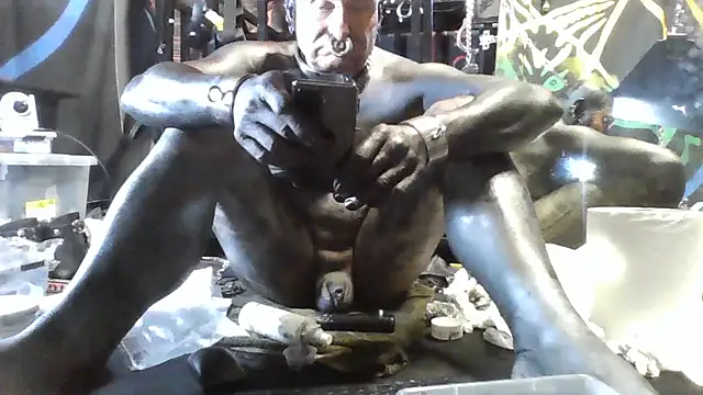 objectwrom live cam on StripChat