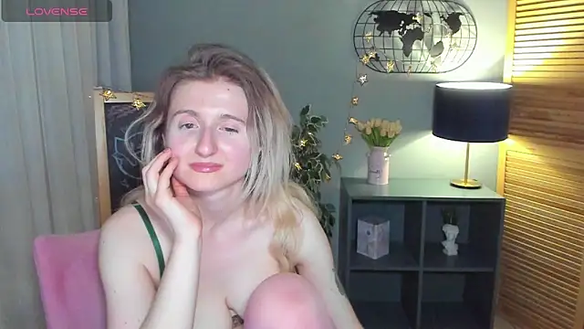 CamillaDreamer webcam