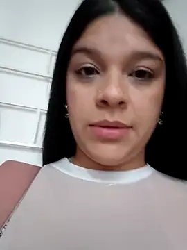 Layla-daring webcam