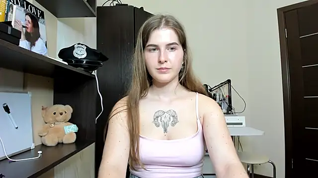 ohmyalice (F teen) - officer suit