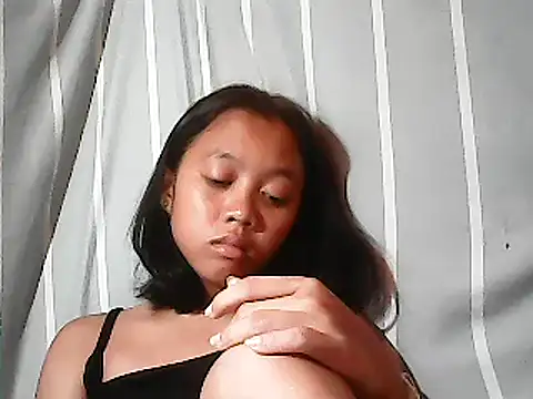 Yours_AsianPinayGirl18 webcam