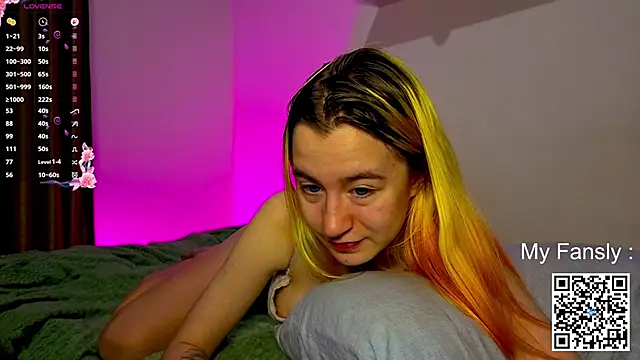 Emilya201 webcam