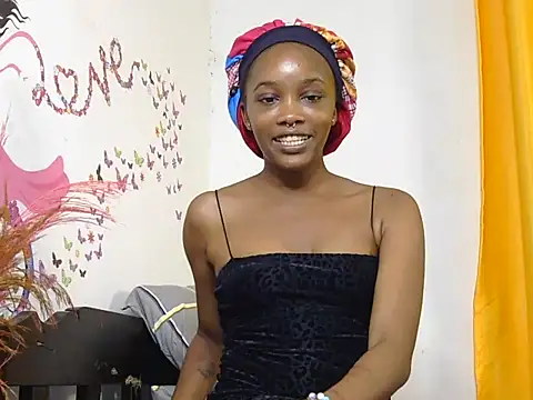 Saucy1_Angels webcam