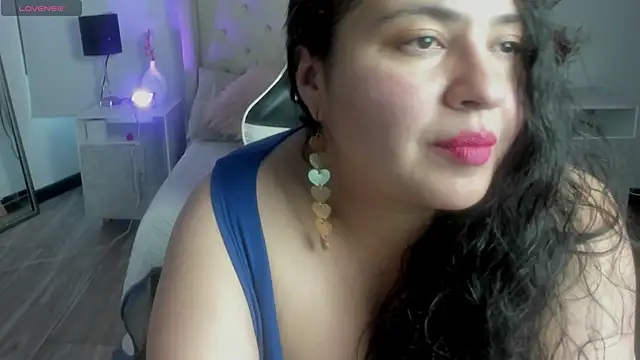 JadeBellee webcam