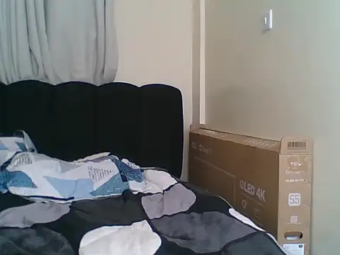 miss_zuri webcam