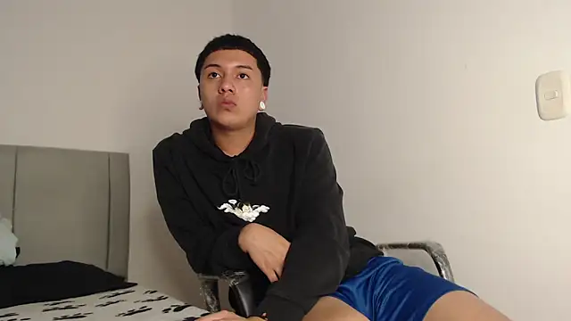 Owenn__blueee webcam