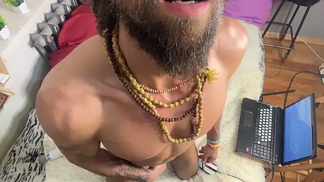 roberto_gray live cam on StripChat