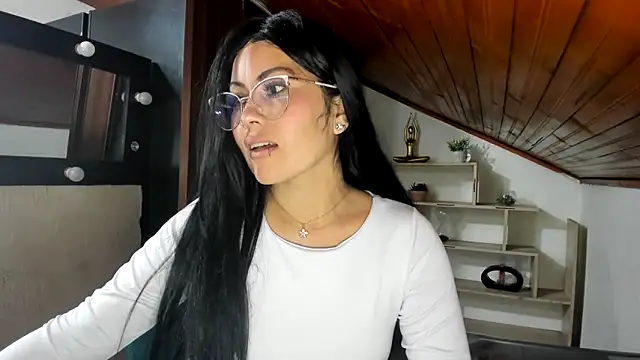 Tania_mature live cam on StripChat