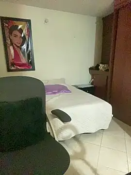 Miaswwe live cam on StripChat