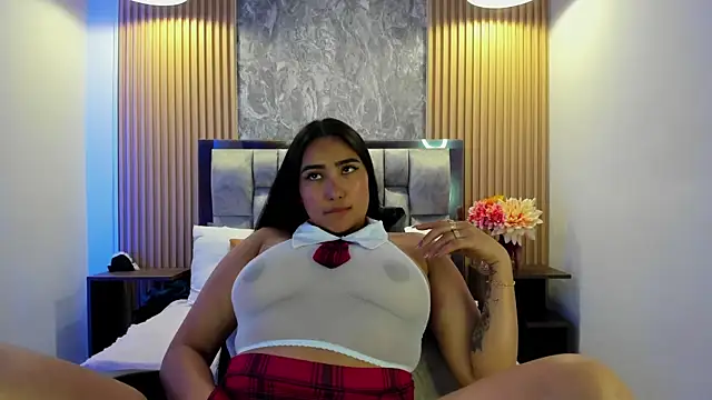 Sulay_Kim live cam on StripChat