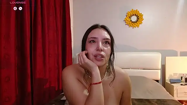 Freyja_soh live cam on StripChat