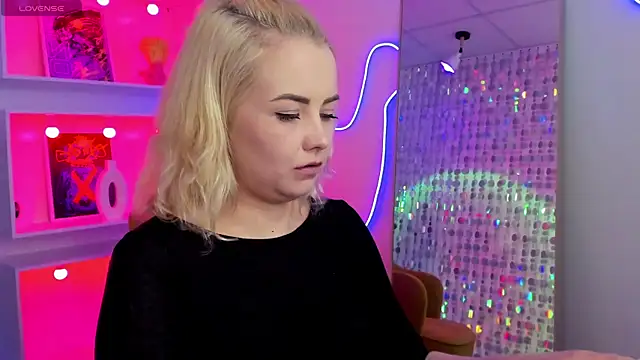 StephanieSweety live cam on StripChat