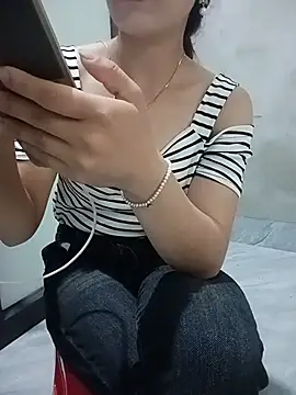 Thobaby112 live cam on StripChat