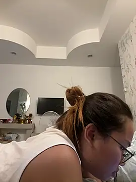 Ponthip webcam
