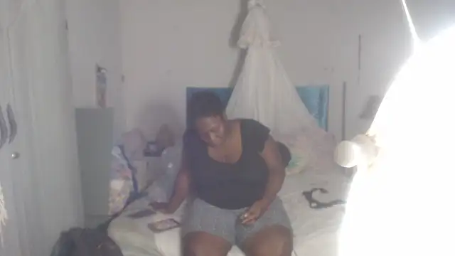 rachelexoticgirl live cam on StripChat