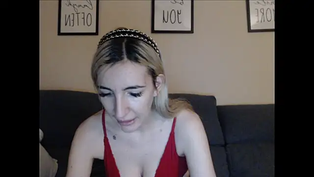 BarbieBlondieGirl live cam on StripChat