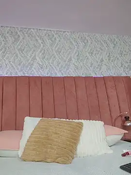 chiarabonds live cam on StripChat
