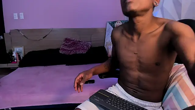 Ebony_N_Blonde webcam