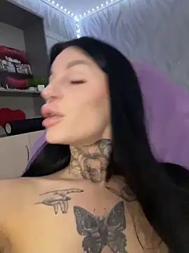 angel_devil_forever live cam on StripChat