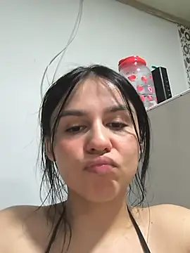 Daniela-rosee live cam on StripChat