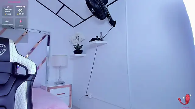 alicee__mature live cam on StripChat