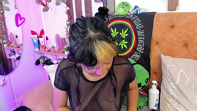 MeowMota_ live cam on StripChat