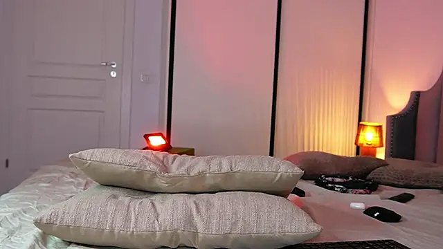 wowmila - WowMila's free webcam - UK Sex Cams