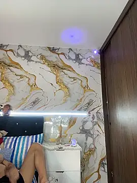 Mydreams69 live cam on StripChat