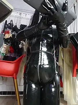 LatexDevil_Blondie webcam