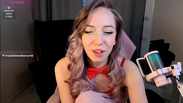 ShadowSparkle live cam on StripChat