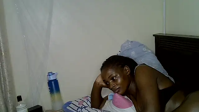 retahn live cam on StripChat