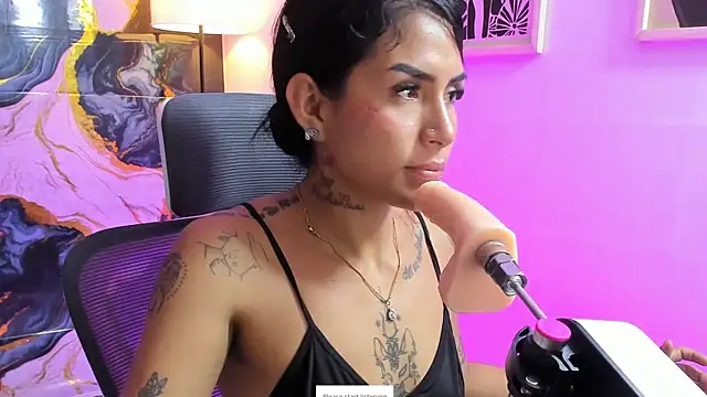 Alanna_Wild webcam