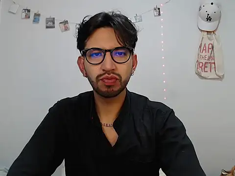 thomass1018 webcam