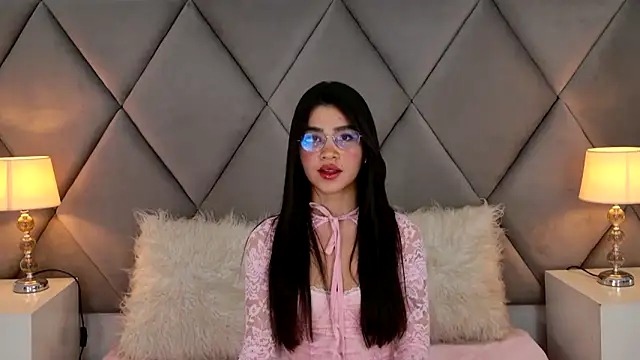 OliviaDiaz live cam on StripChat