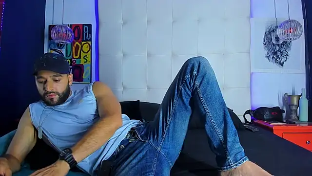 Mike333_ live cam on StripChat