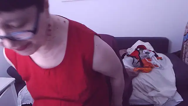 ChristaRose live cam on StripChat
