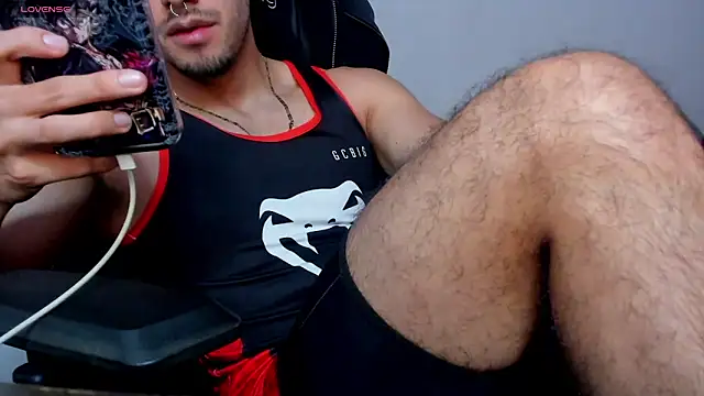 Tommy_Bred live cam on StripChat