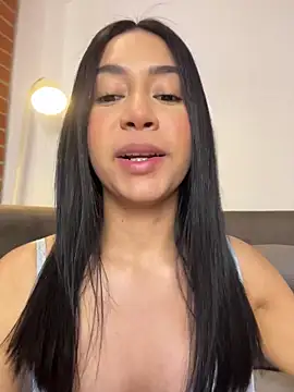 Soe_Love live cam on StripChat