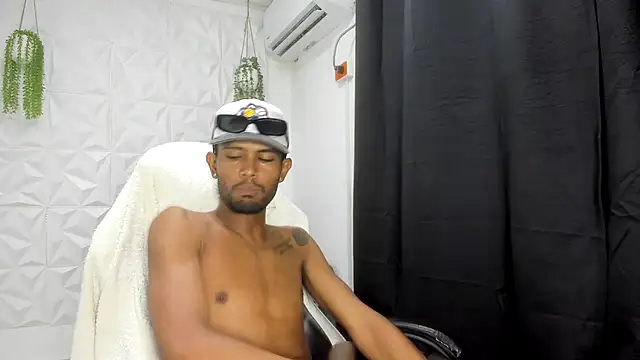 saack__xx live cam on StripChat