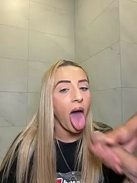 Strongqueen live sex cam