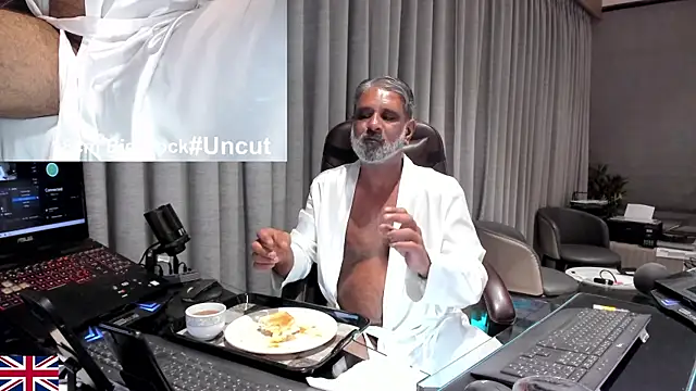 OnlineBossUK webcam
