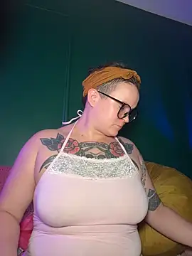 quinnmariexo live cam on StripChat