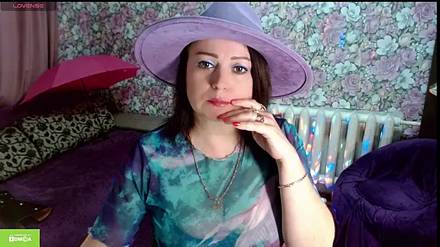 Julia-ru live cam on StripChat