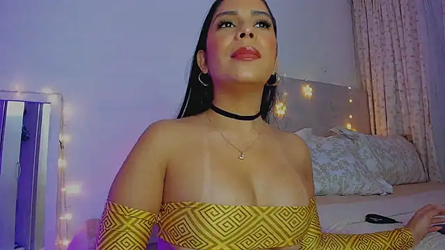 TheGloriousSophie live cam on StripChat